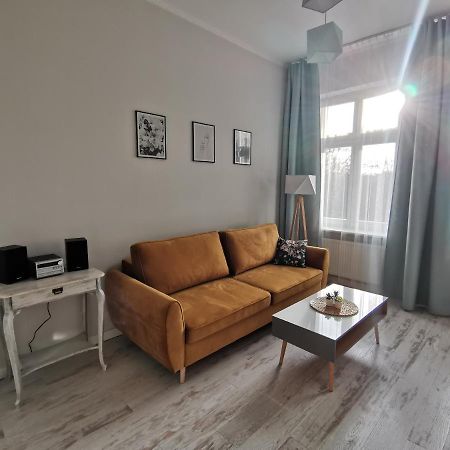 Przytulny Apartament W Centrum Kupiecka-Drzewna Zielona Góra Exteriör bild