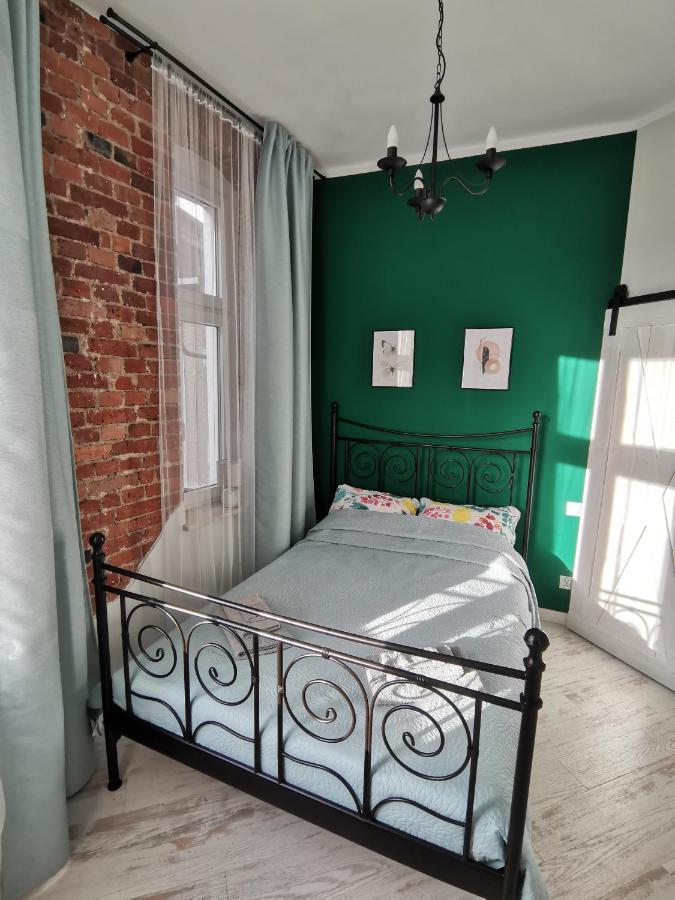 Przytulny Apartament W Centrum Kupiecka-Drzewna Zielona Góra Exteriör bild
